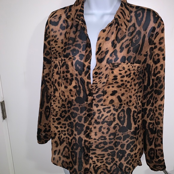 FOREVER21 Button up top - Picture 3 of 7